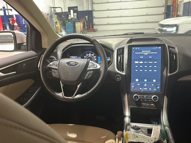 Certified 2024 Ford Edge SEL AWD/4WD image 6