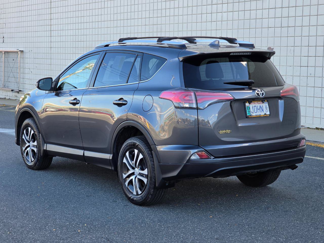 Used 2016 Toyota RAV4 LE AWD/4WD image 5