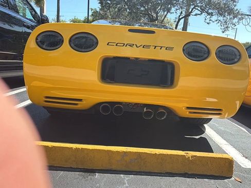 Used 2004 Chevrolet Corvette Coupe w/ Preferred Equipment Group image 5