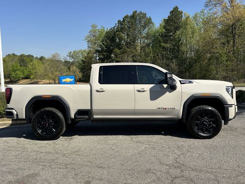 Used 2026 GMC Sierra 3500 AT4 w/ AT4 Premium Plus Package AWD/4WD image 10