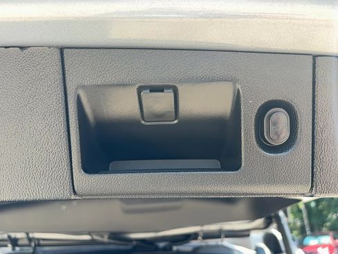 Used 2018 Chevrolet Tahoe Premier image 12