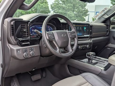 Certified 2025 Chevrolet Silverado 1500 ZR2 w/ Technology Package AWD/4WD image 4
