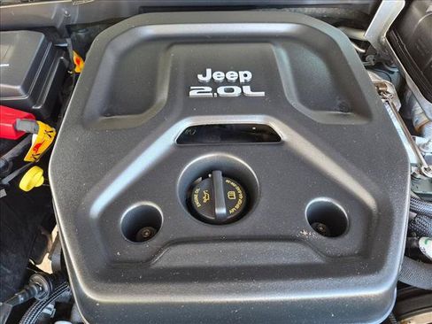Used 2023 Jeep Wrangler Unlimited Sahara w/ Cold Weather Group AWD/4WD image 18