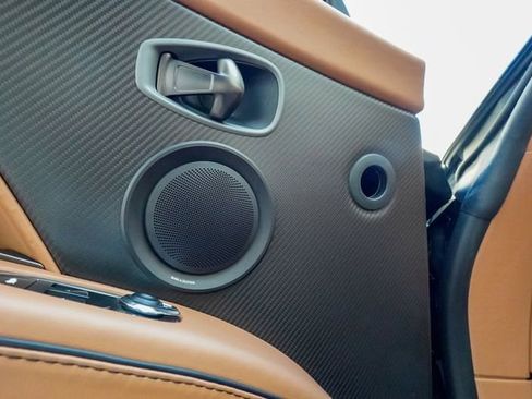 Used 2023 Aston Martin DBS Volante image 64