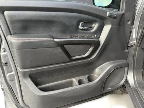 Used 2021 Nissan Titan PRO-4X w/ Pro-4x Convenience Package image 13