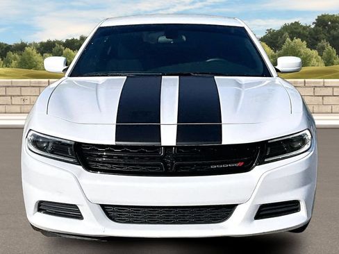 Used 2022 Dodge Charger SXT RWD image 3