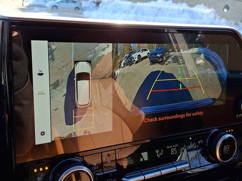 Used 2024 Toyota Highlander Platinum image 20