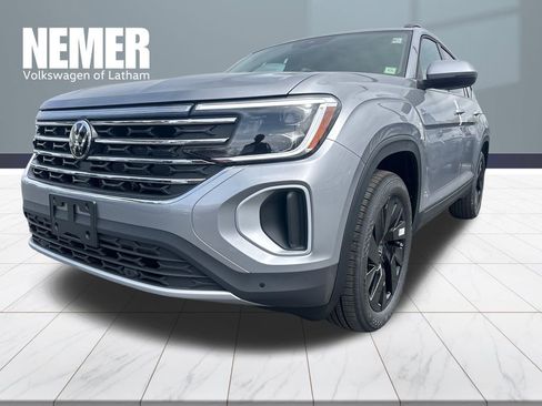 New 2026 Volkswagen Atlas SE AWD/4WD image 1