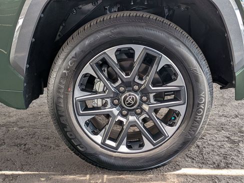 Used 2023 Toyota Tundra Limited image 7