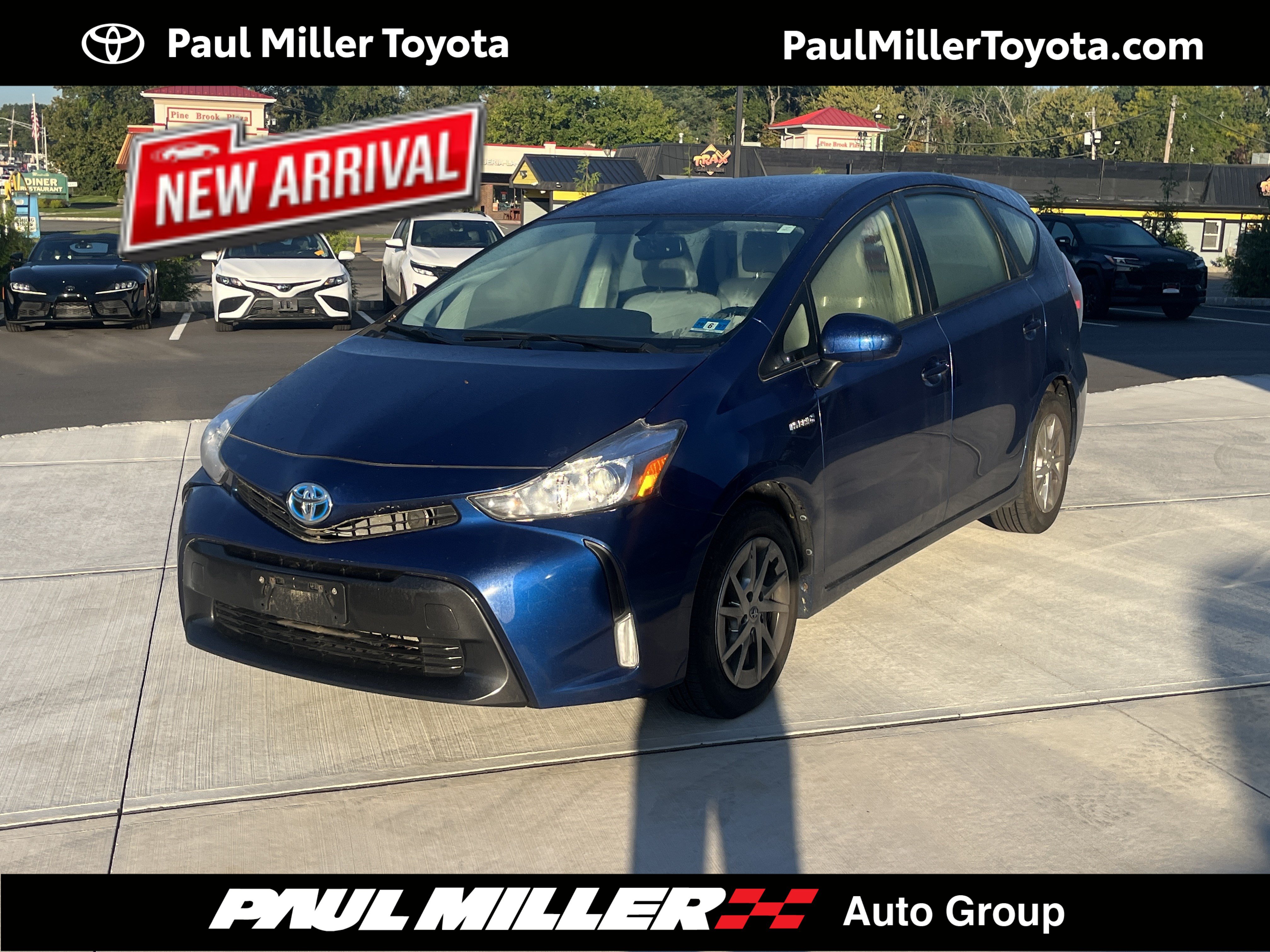 Used 2016 Toyota Prius V Four FWD image 1