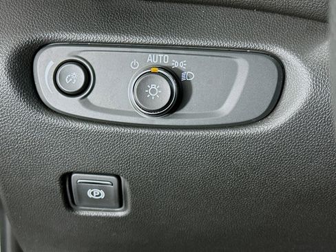 Used 2023 Chevrolet Blazer LT image 16