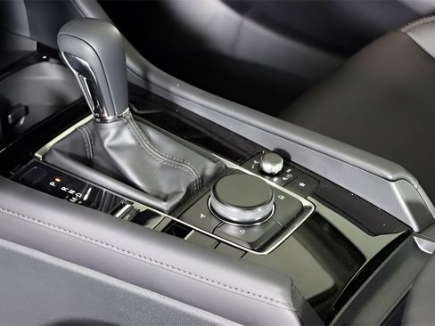 New 2025 MAZDA MAZDA3 2.5 Turbo Sedan w/Premium Plus image 38