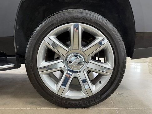 Used 2020 Cadillac Escalade Luxury RWD image 12