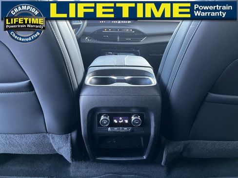 Used 2025 Buick Enclave Preferred image 27