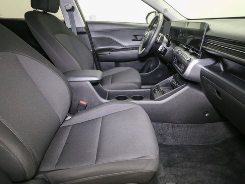 Used 2025 Hyundai Kona SEL AWD/4WD image 17