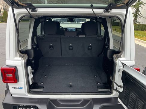 Used 2025 Jeep Wrangler Unlimited Rubicon 4xe w/ Convenience Group image 33