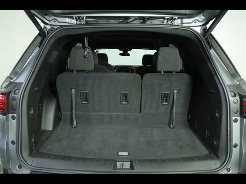 Used 2023 Chevrolet Traverse LT image 17