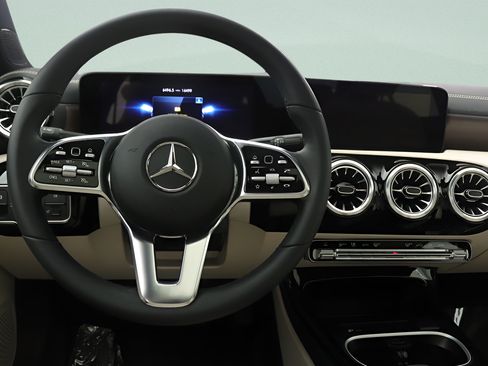 Certified 2023 Mercedes-Benz CLA 250 image 8