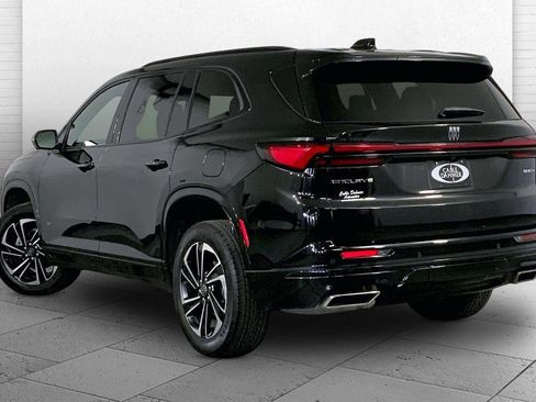 Used 2025 Buick Enclave Sport Touring image 11