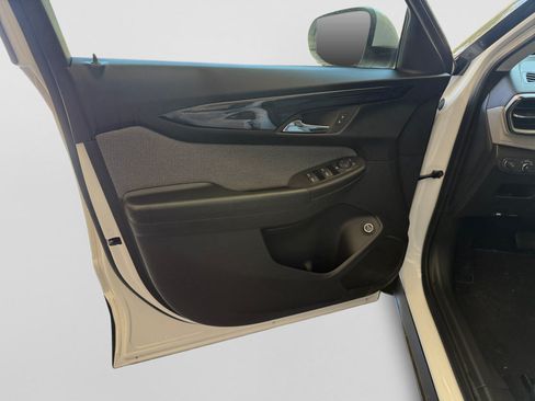 New 2026 Chevrolet TrailBlazer LT w/ Convenience Package FWD image 10