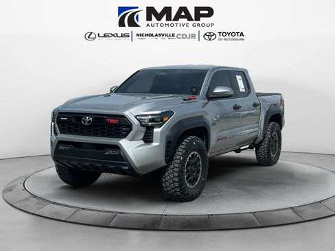 Used 2025 Toyota Tacoma TRD Off-Road image 1