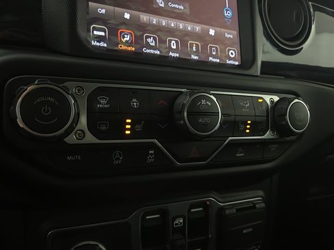 Used 2023 Jeep Wrangler Unlimited Sport AWD/4WD image 28