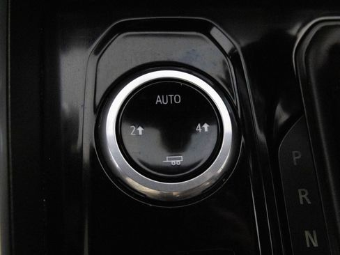 Used 2023 Chevrolet Colorado LT w/ LT Convenience Package III AWD/4WD image 32