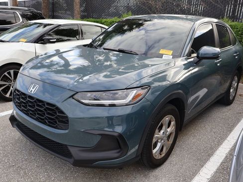 Used 2025 Honda HR-V LX image 2