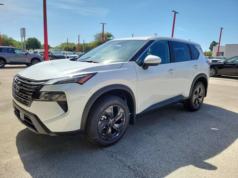 New 2026 Nissan Rogue SV FWD image 5