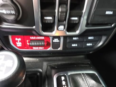 Used 2024 Jeep Wrangler Unlimited AWD/4WD image 20
