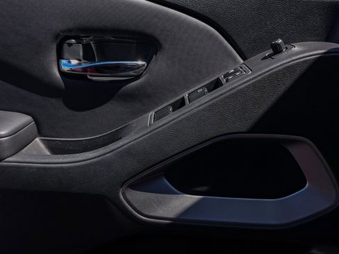 Used 2022 Nissan Frontier SV image 23