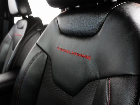 Certified 2025 Jeep Compass Trailhawk w/ Trailer Tow Group image 12