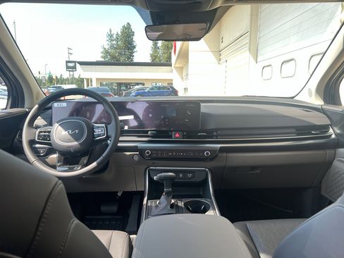 New 2026 Kia Carnival image 16
