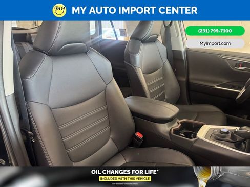 Used 2022 Toyota RAV4 Limited AWD/4WD image 31
