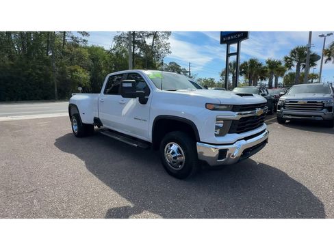Used 2024 Chevrolet Silverado 3500 LT image 8