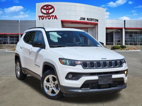 Used 2024 Jeep Compass Latitude AWD/4WD image 1