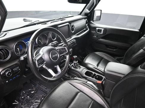 Used 2022 Jeep Wrangler Unlimited Sahara w/ Cold Weather Group AWD/4WD image 20