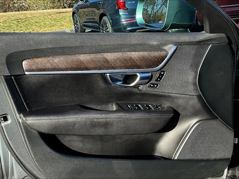 Used 2019 Volvo V90 T5 Cross Country w/ Protection Package Premier image 21