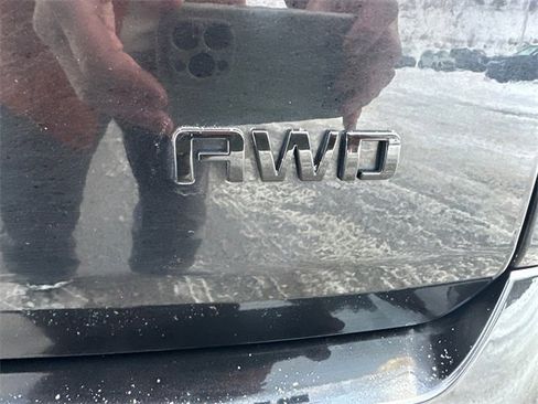 Used 2023 Chevrolet Traverse Premier w/ Redline Edition image 12