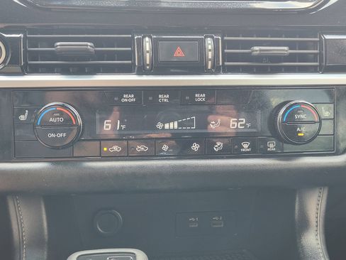 Used 2023 Nissan Pathfinder SV FWD image 22