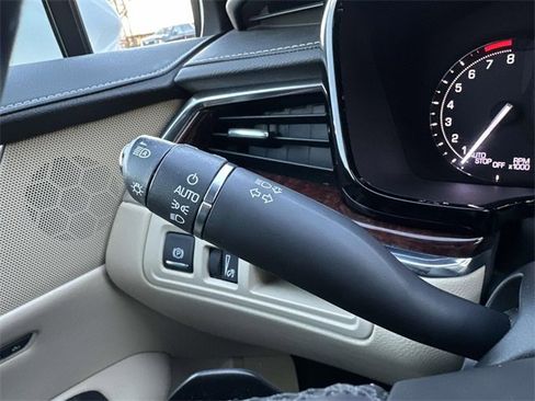 Used 2017 Cadillac XT5 Luxury w/ Driver Awareness Package image 40