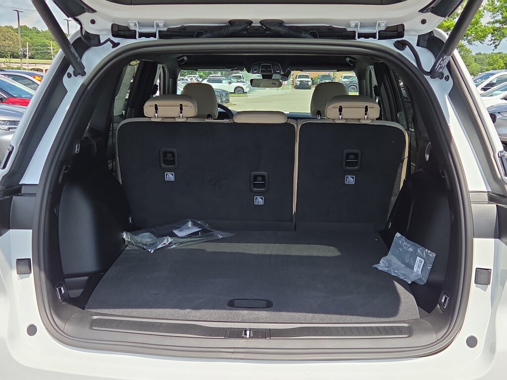New 2026 Jeep Grand Cherokee Limited RWD image 4
