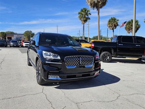 Used 2023 Lincoln Aviator Black Label Grand Touring image 2