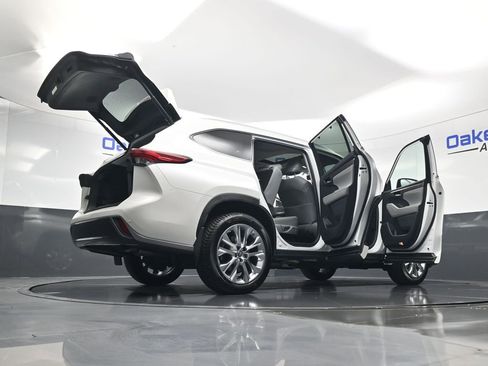 Used 2021 Toyota Highlander Limited image 63