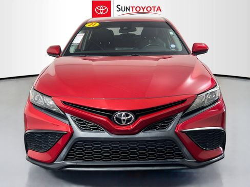 Used 2021 Toyota Camry SE image 10