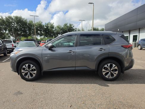 Used 2022 Nissan Rogue SV w/ SV Premium Package FWD image 5