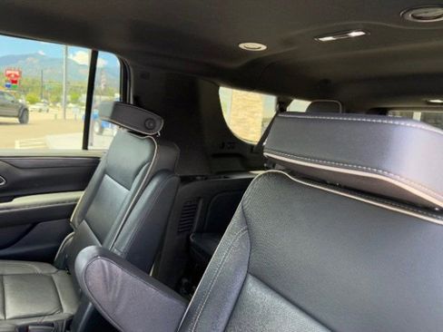 Used 2023 GMC Yukon XL SLT AWD/4WD image 63