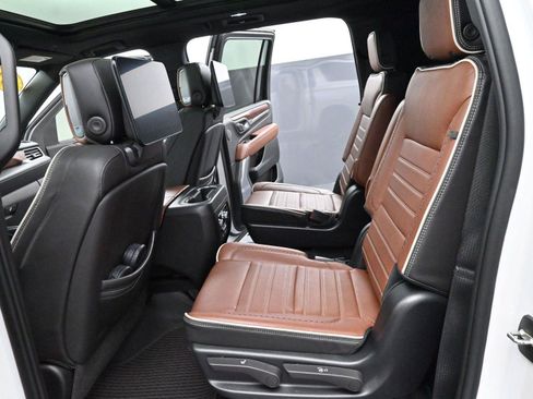 Used 2023 GMC Yukon XL Denali Ultimate image 33
