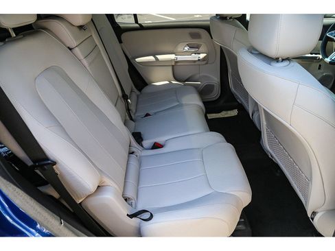 Used 2024 Mercedes-Benz EQB 300 4MATIC image 16