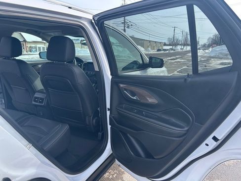 Used 2022 GMC Terrain Denali image 26